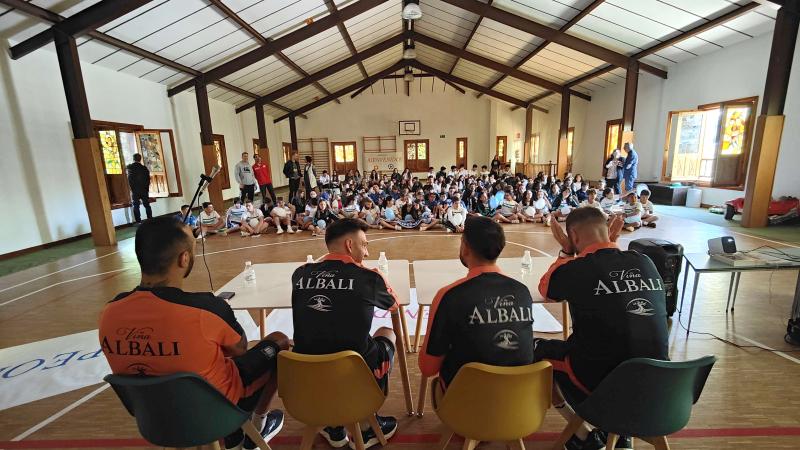 NOTICIA| EL VIA ALBALI VALDEPEAS FINALIZ LAS VISITAS A LOS CENTROS EDUCATIVOS CON EL COLEGIO SAN AGUSTN