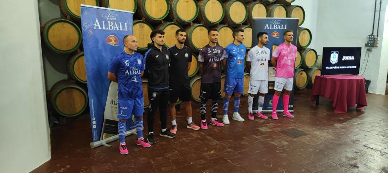 NOTICIA| EL VIA ALBALI VALDEPEAS PRESENT SUS NUEVAS EQUIPACIONES PARA LA TEMPORADA 24/25